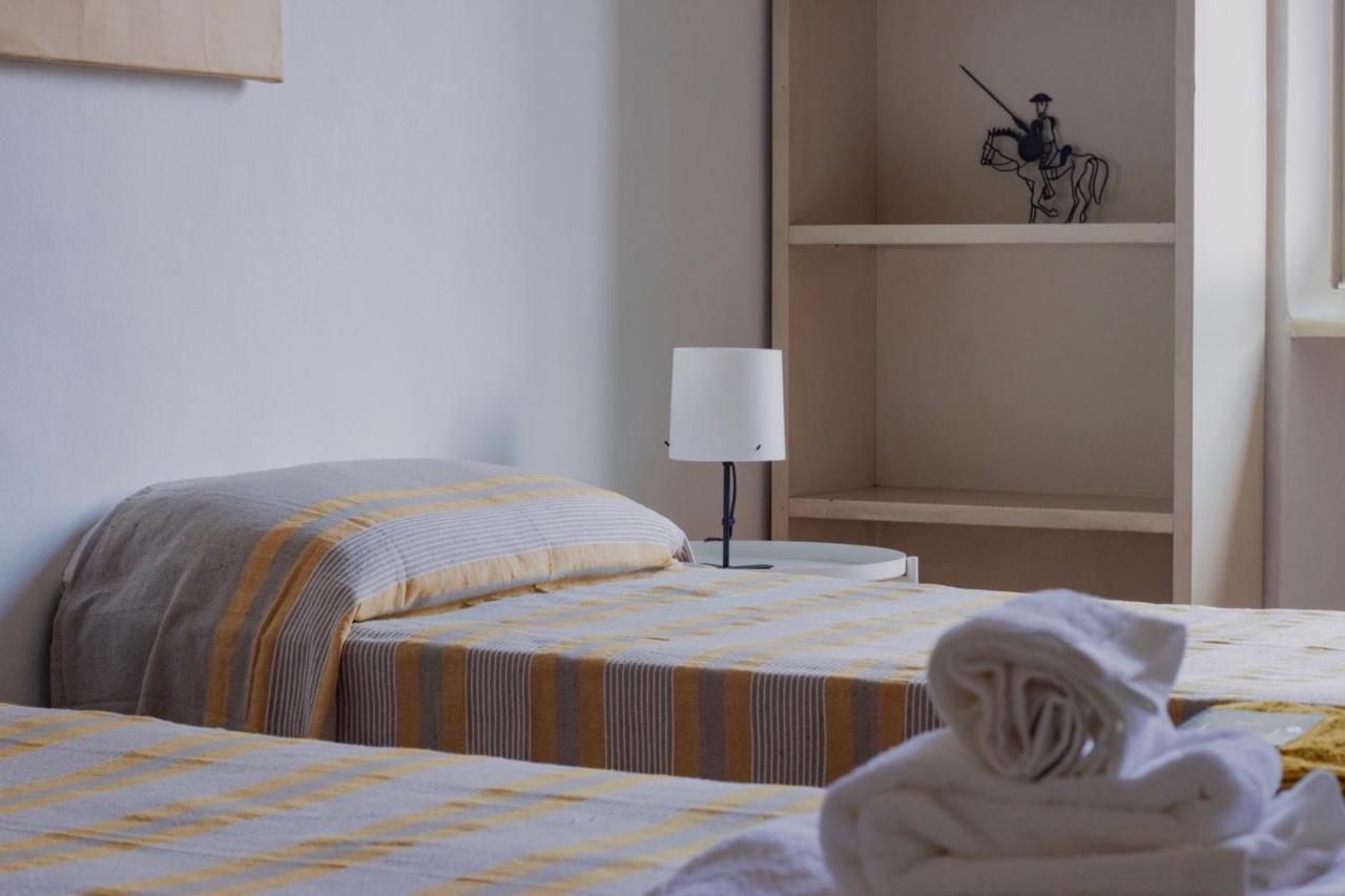 Casa D'Artista - Charming Apartment + Parking Turijn Buitenkant foto