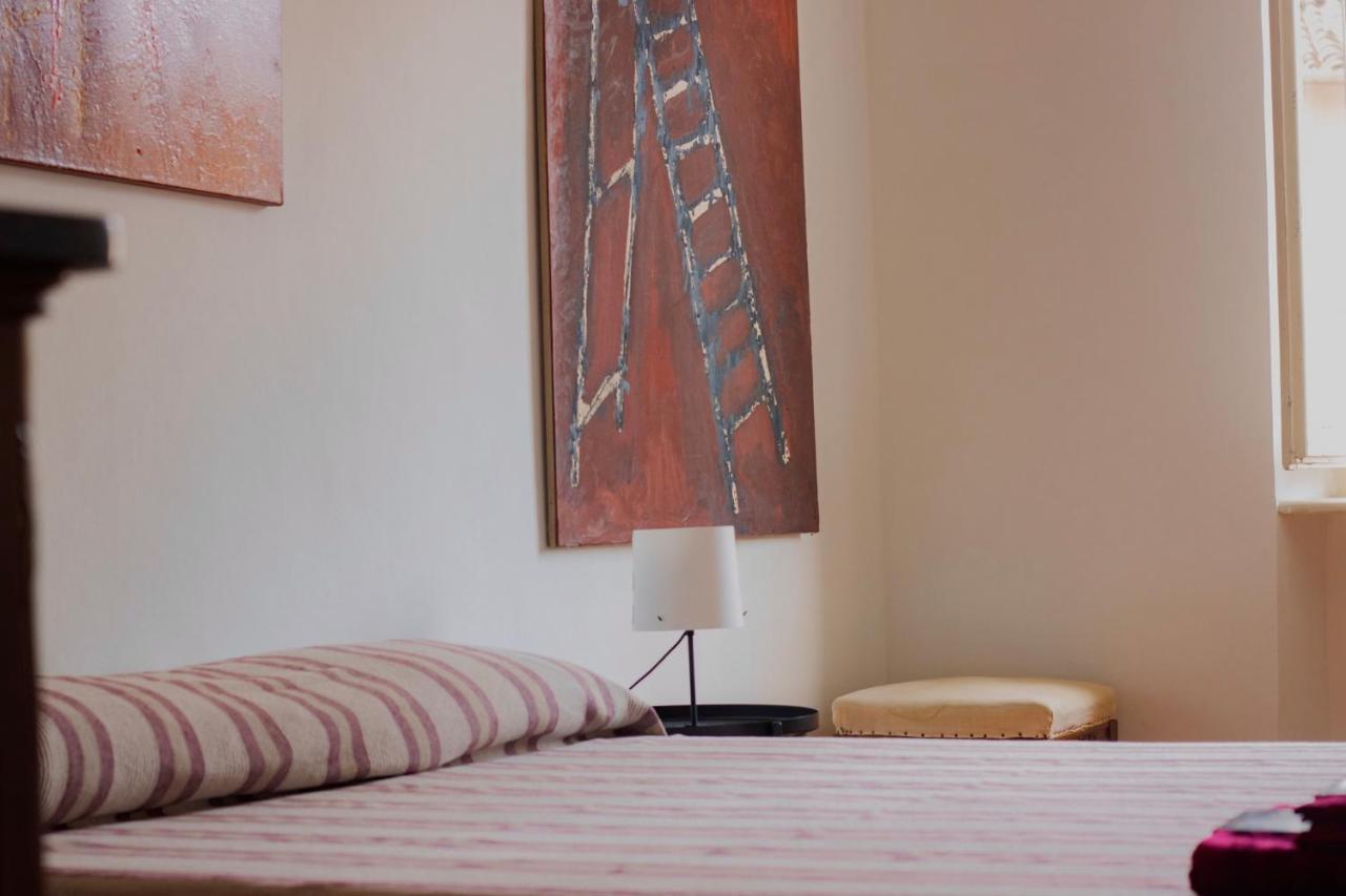 Casa D'Artista - Charming Apartment + Parking Turijn Buitenkant foto